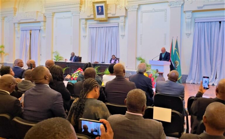 Maputo discute regulamento para...