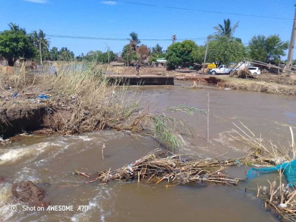 Continua desaparecido menor que se afogou no...