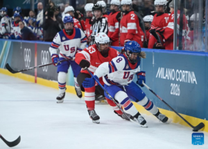 Destaques das partidas da fase preliminar de hóquei no gelo nos Jogos Olímpicos de Inverno de Milão-Cortina