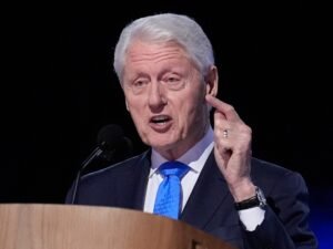 ‘Não fiz nada de errado’: Bill Clinton testemunha no inquérito da Câmara sobre Epstein