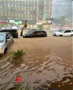 Mau tempo causa estragos em Maputo – Jornal…