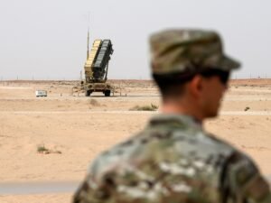 Pelo menos 15 soldados dos EUA feridos no ataque do Irã à base aérea saudita: Relatórios