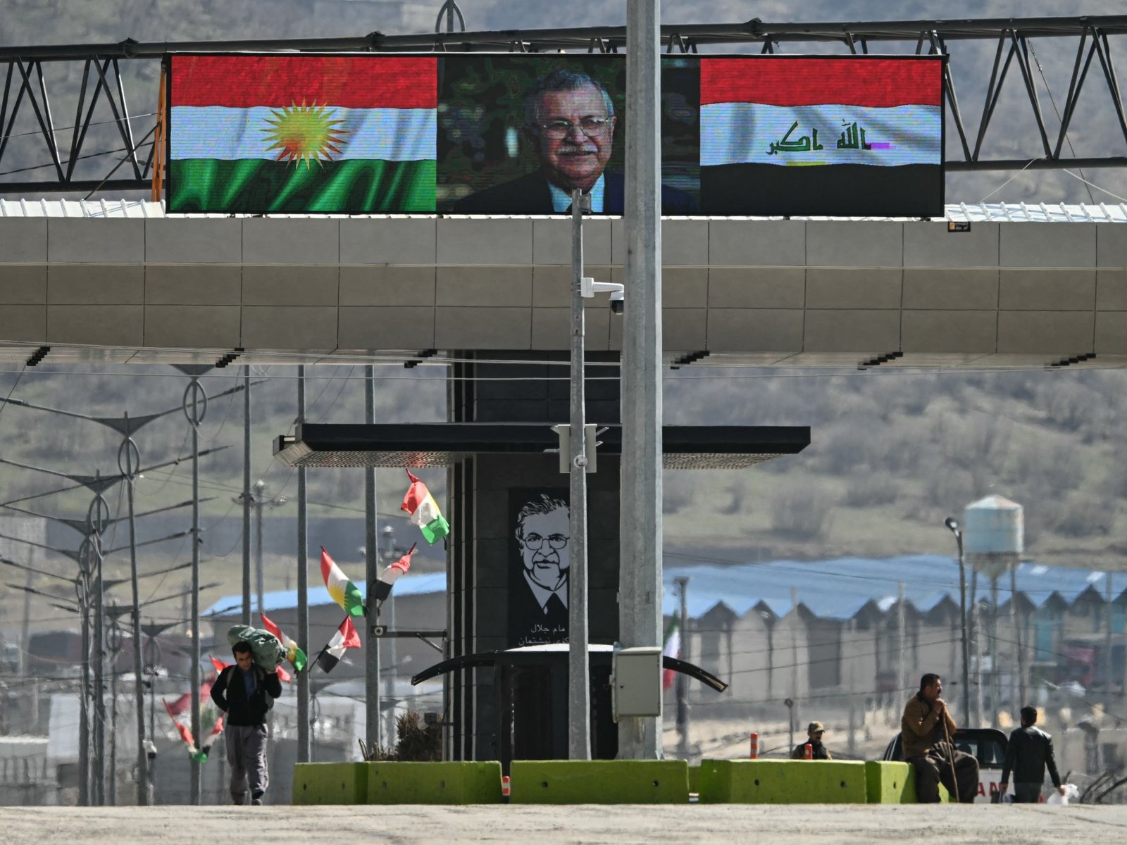 Ataques de todos os lados: Por que o Iraque foi arrastado para a guerra EUA-Israel contra o Irã