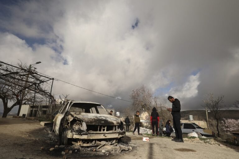Casualties as Israeli settlers set fire to homes and cars in West Bank