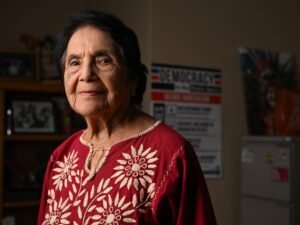 Dolores Huerta e sobreviventes de violência sexual falam contra Cesar Chavez