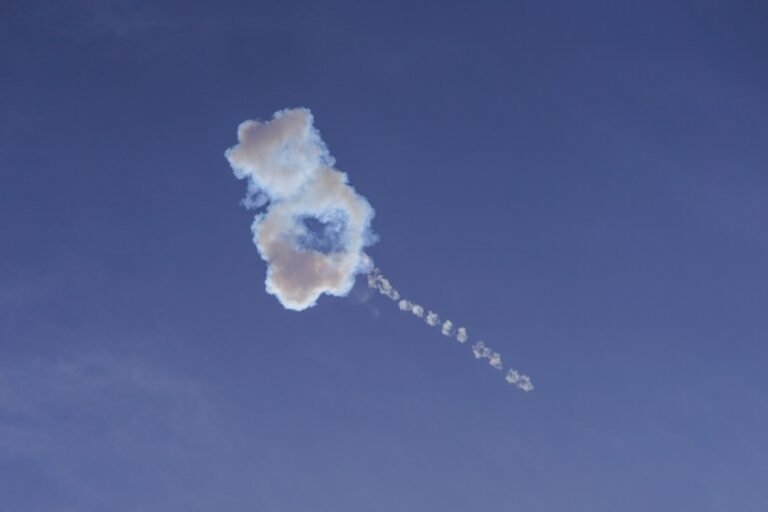 Air defenses intercept a new wave of missiles and drones firend by Iran towards Qatar, on the 6th day since US-Israeli strikes on Tehran started , 05 Mar, 2026, Doha, Qatar [Sorin Furcoi/Al Jazeera]