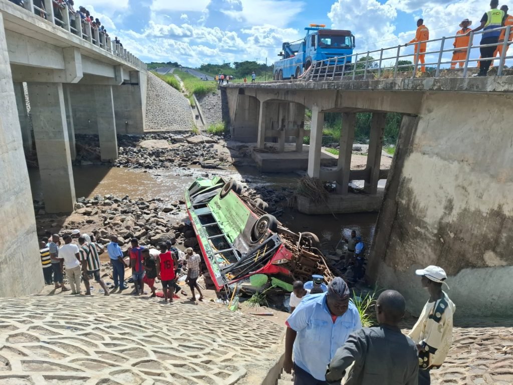 Subiu para 10 número de mortos no acidente de...