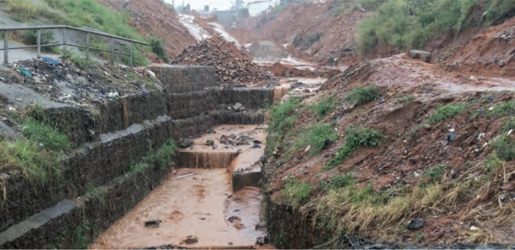 Chuva agrava cenário de inundações urbanas...