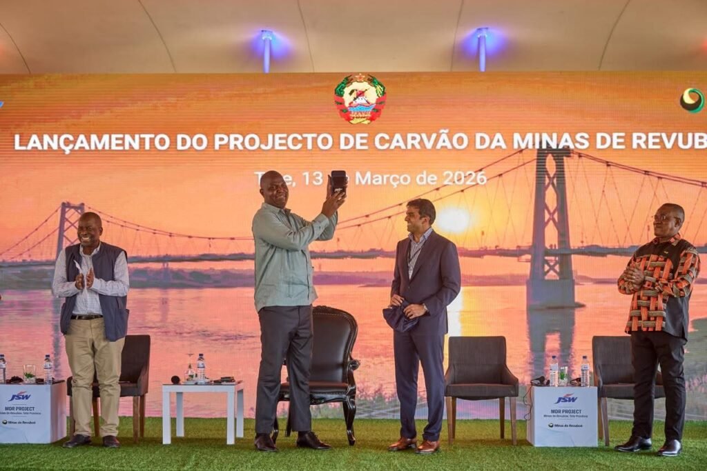 Chapo promete país mais aberto ao negócio -...