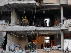 Israel ataca o Líbano e tem como alvo prédio residencial no centro de Beirute