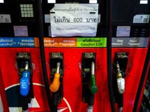 Os preços do petróleo sobem mais à medida que o Irã nega negociações com os EUA, diminuindo as esperanças de desescalada