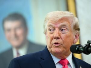 Um mês depois, a desaprovação é alta, mas os legisladores dos EUA não tomam nenhuma medida em relação à guerra no Irã