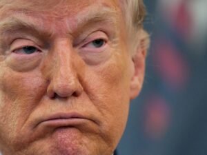 Trump adia ataques dos EUA à rede elétrica iraniana para 6 de abril em meio a negociações