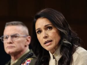 O chefe da inteligência dos EUA, Gabbard, diz que o Irã não estava reconstruindo o enriquecimento antes da guerra