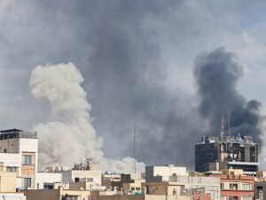 Acorde antes que seja tarde demais: oponha-se à guerra injusta e cruel contra o Irã