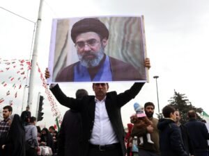 Quem é Mojtaba Khamenei, um candidato à liderança do Irão em meio à guerra?