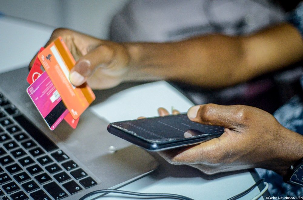 INCLUINDO FERIADOS E FINS-DE-SEMANA:...