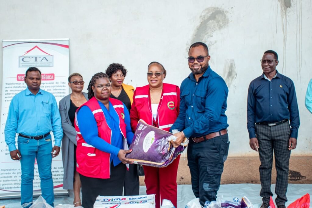 Empresários de Tete entregam donativos para...