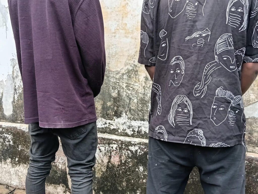 Detidos por emitir cheques sem cobertura -...