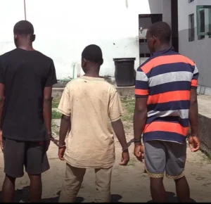 JOVENS DETIDOS COM ARMA ROUBADA A CIDADÃO CHINÊS