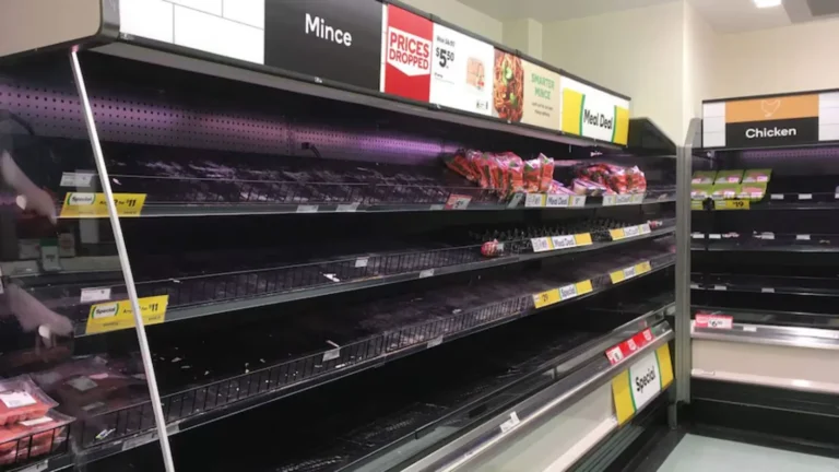 PRATELEIRAS ÀS MOSCAS! CRISE DE COMBUSTÍVEL DÁ “NOCAUTE” NOS SUPERMERCADOS E DEIXA CONSUMIDORES EM PÂNICO