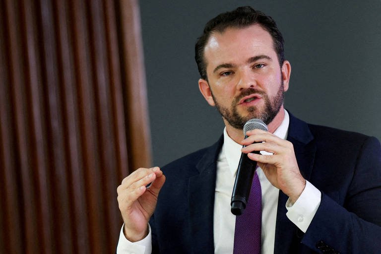 Durigan prepara novo texto da PEC do BC com Galípolo