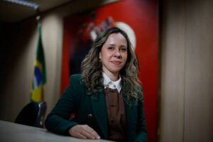 Se governo não agisse nos combustíveis, BC poderia elevar juros, diz secretária da Fazenda