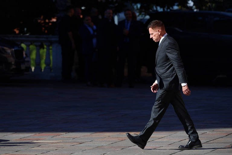 Peter Thiel, bilionário aliado de Trump, se muda para a Argentina e vê país como alternativa aos EUA