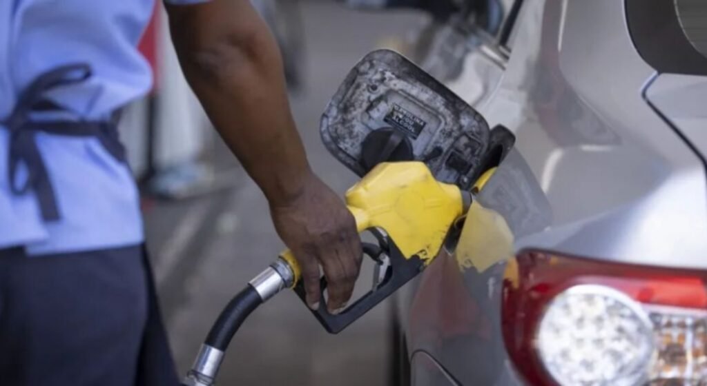 Crise de Combustíveis em Moçambique Entre o sufoco dos transportadores e a escassez de divisas