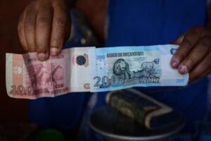 Salário mínimo em Moçambique sobe entre 3% e 9% e reacende debate sobre custo de vida
