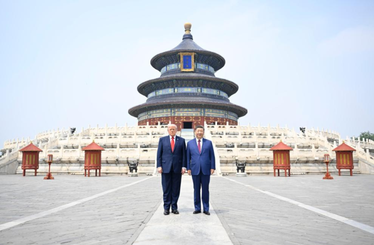 Xi e Trump visitam Templo do Céu