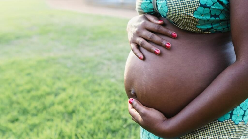 O Labirinto do Aborto em Moçambique: Entre a Lei e o Mercado da Morte
