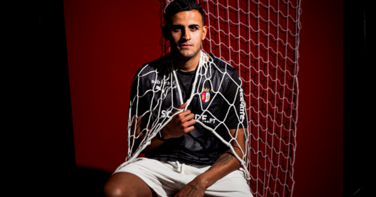 Mercado oficial: SC Braga apresenta guarda-redes que... volta a casa