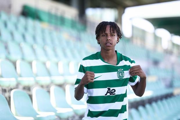 Sporting agarra mais uma promessa