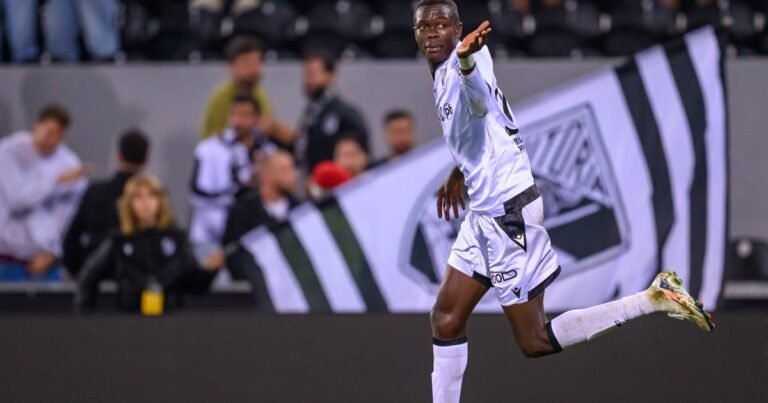 Vitória de Guimarães: matador procura-se