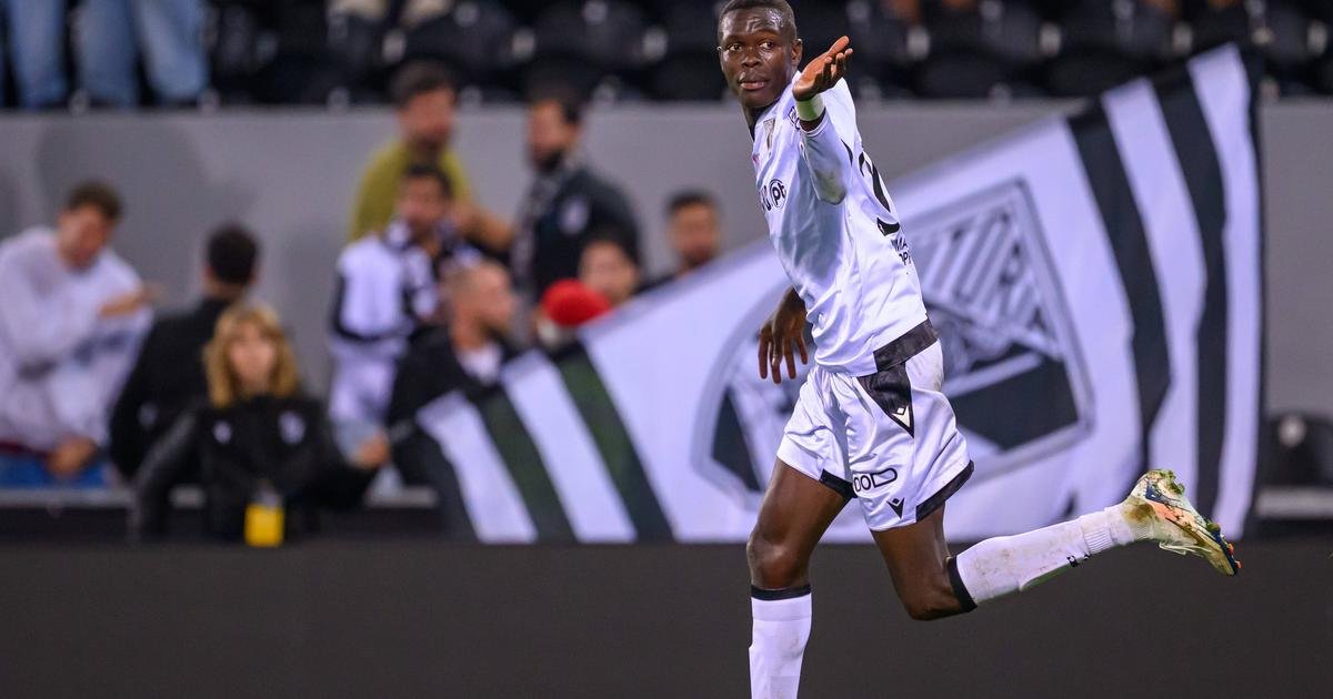 Vitória de Guimarães: matador procura-se
