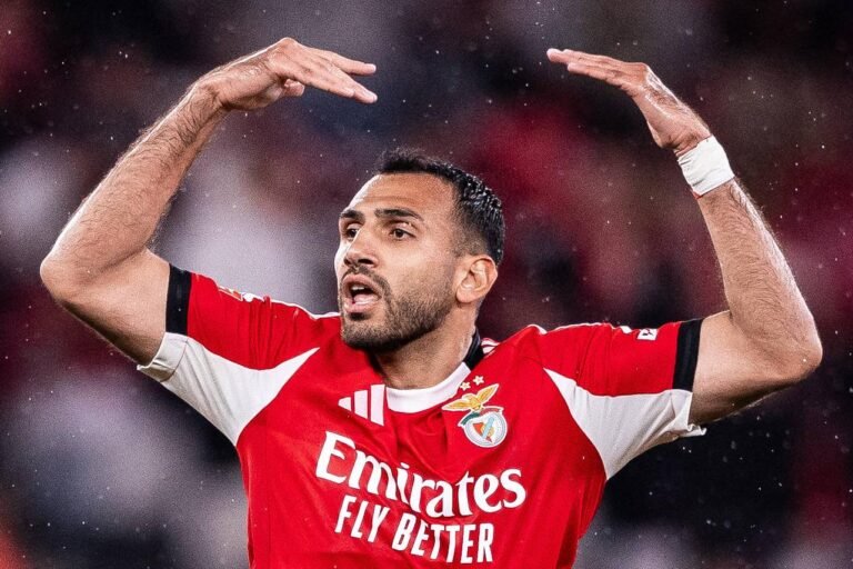 Diretor geral do Benfica quebra o silêncio sobre o futuro de Pavlidis