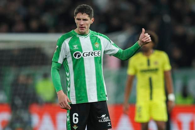 Volte-face com Altimira: Betis abre a porta e Sporting faz ataque final ao médio