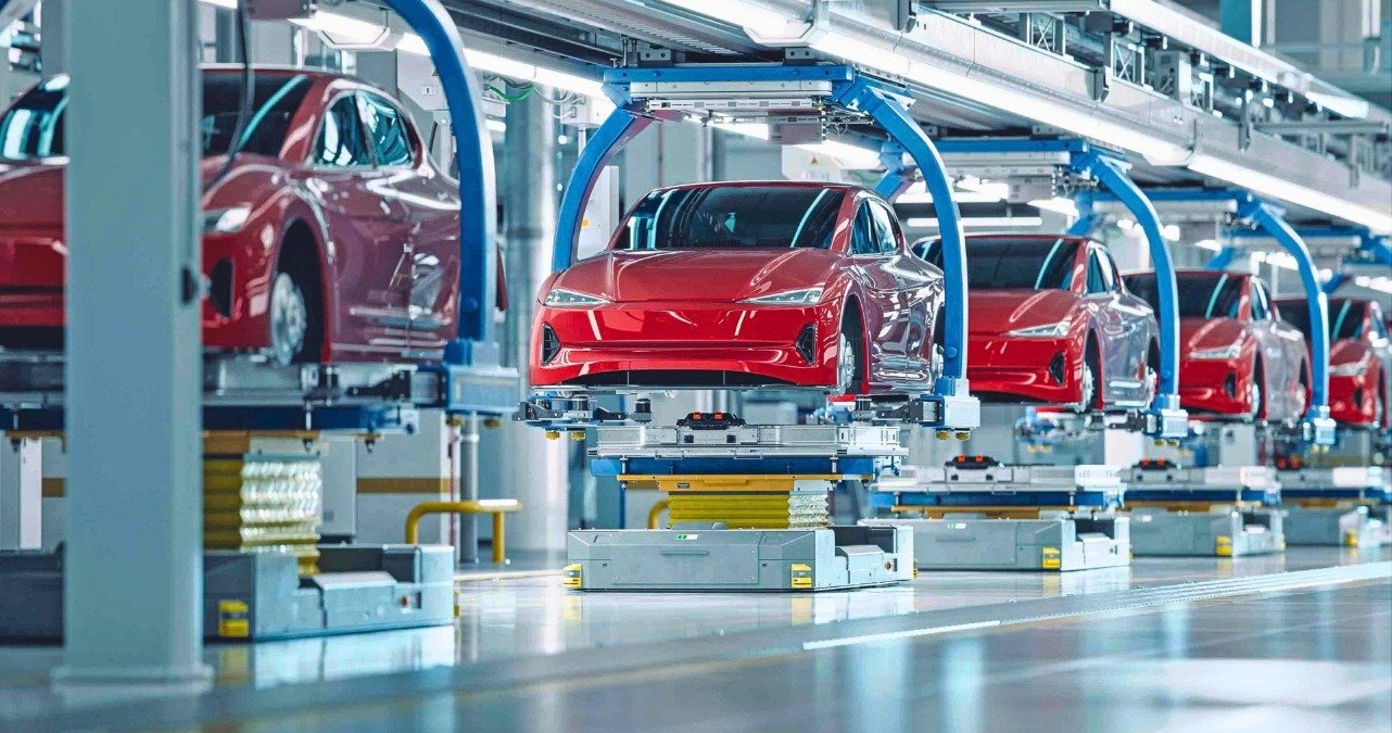 Governo de Moçambique anuncia fábrica de montagem de viaturas e reforço das infra-estruturas logísticas para impulsionar a indústria e o transporte nacional.