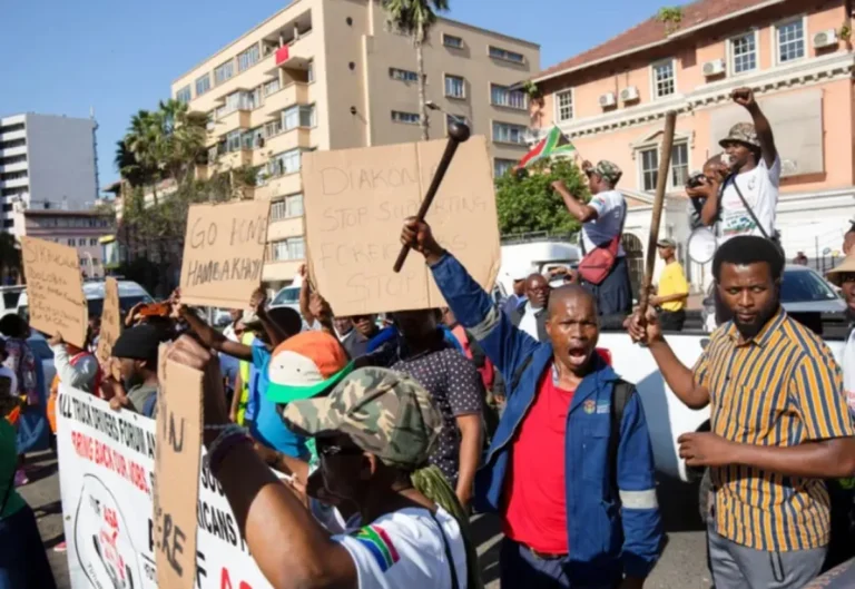 PROTESTO CONTRA IMIGRANTES TRAVADO EM DURBAN: "AMEAÇA À SEGURANÇA NACIONAL" GERA CONTROVÉRSIA