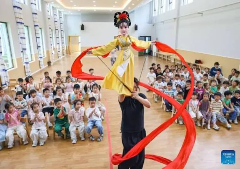 Património Cultural Imaterial de Yunnan Destaca-se na 10.ª Expo China–Sul da Ásia