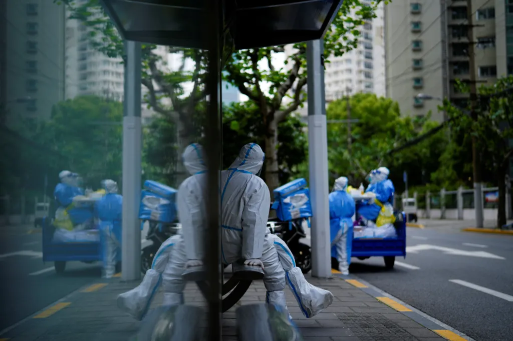 COVID-19 volta a ganhar força na China. Especialistas afastam cenário de pandemia, mas recomendam vigilância