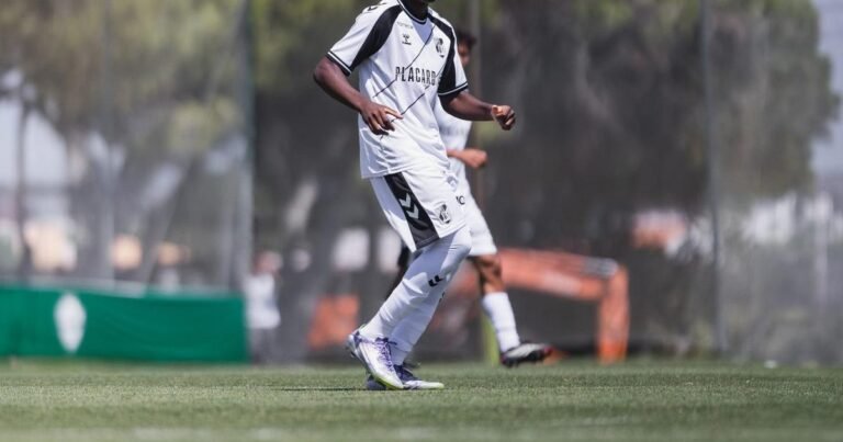 V. Guimarães continua imparável e surpreende com reforço de 16 anos contra o Al Ahli