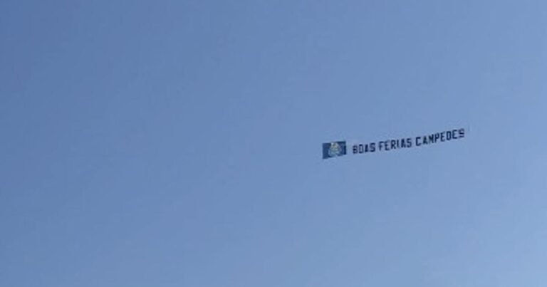 Mensagem no céu do Algarve aos campeões