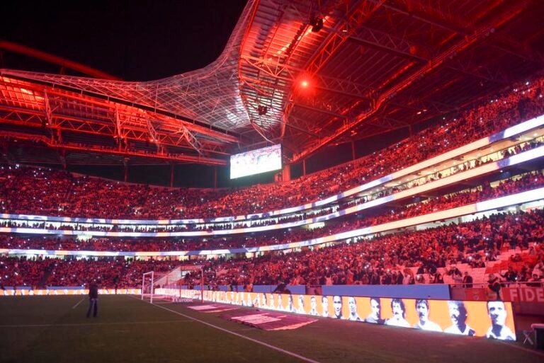 Benfica anuncia vendas de bilhetes para o dérbi lisboeta
