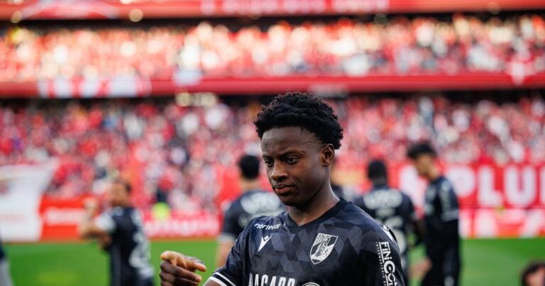 V. Guimarães: Oumar Camara isola-se no Castelo