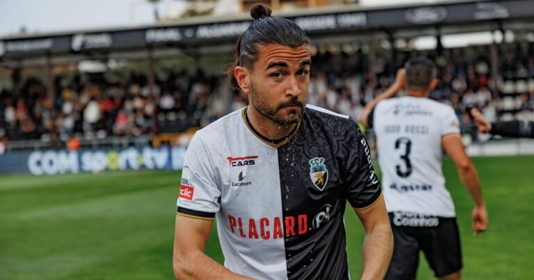 Mercado: médio que passou pelo Sporting está de regresso ao futebol português