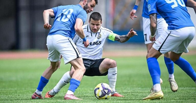 «O padre invadiu o campo para que fizéssemos uma oração»