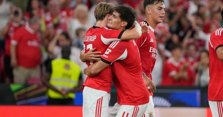 Benfica joga trunfos nas renovações: dinheiro e palavra de Marco Silva