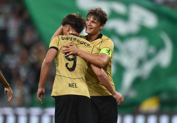 Quaresma vai renovar e Sporting arranca com... muralha da casa